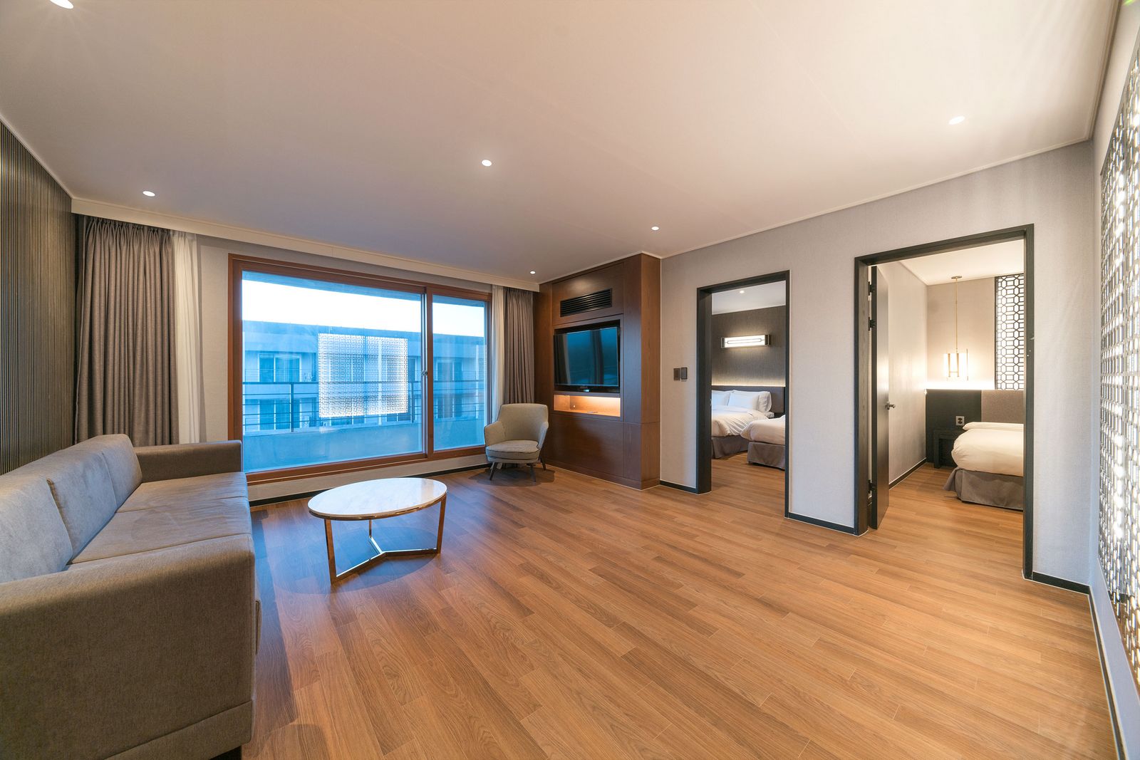 디그니티 호텔 - 프리미어 스위트